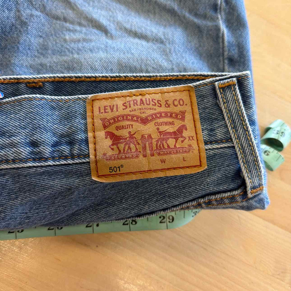 Levi's Women Size 11 Denim Preloved Shorts