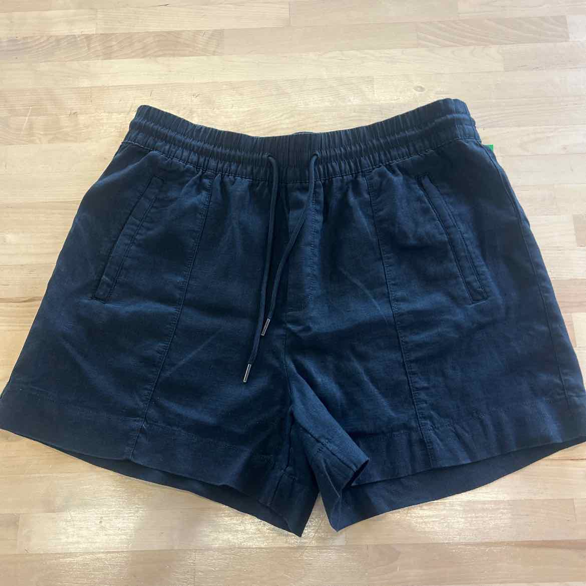 Athleta Women Size M Black Preloved Shorts