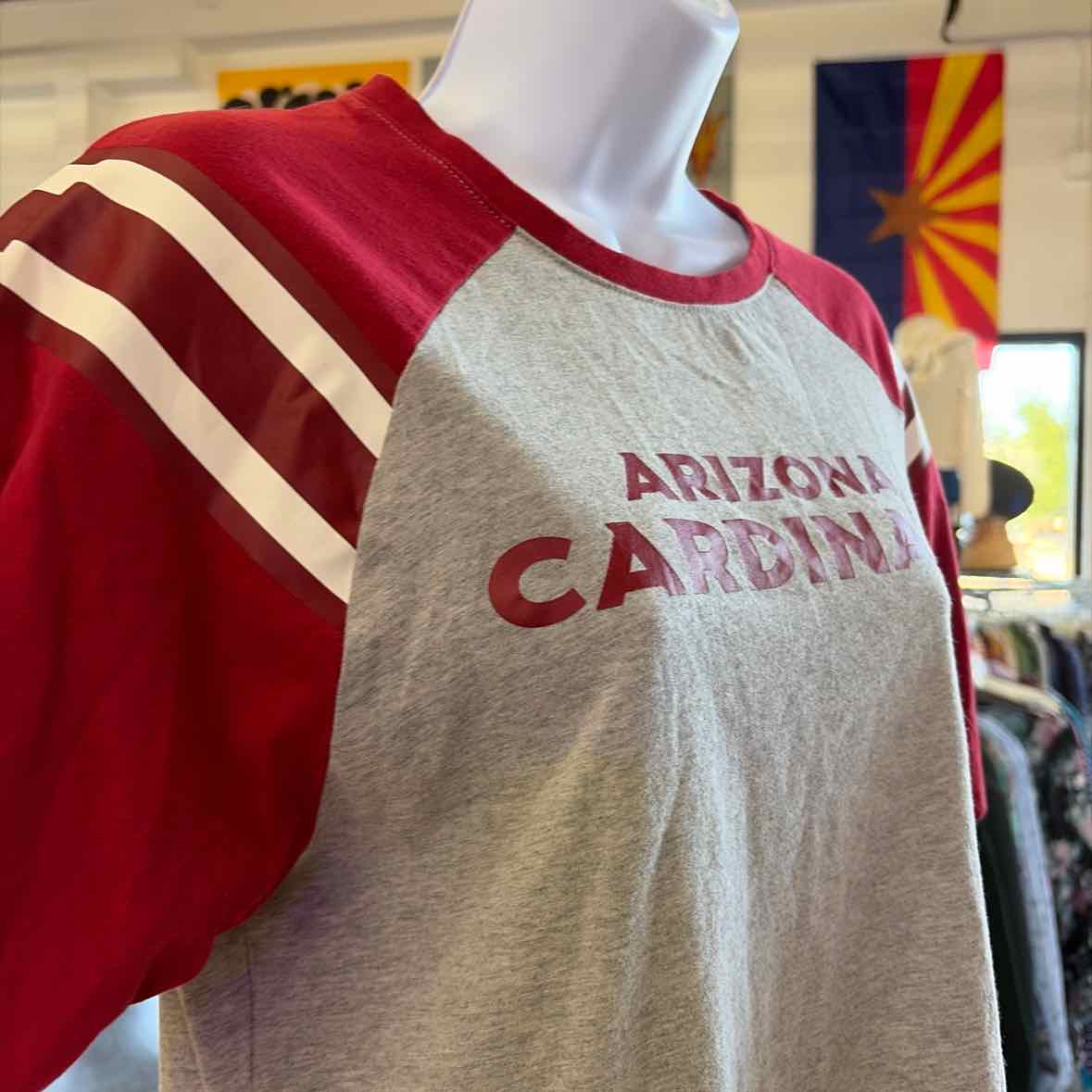 NFL Size M Gray & Red T-shirt