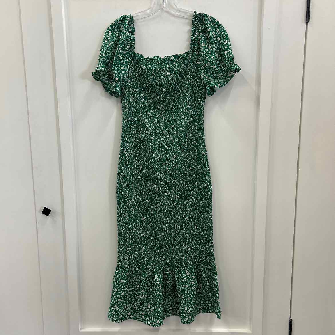 Pretty Garden Size M Green Preloved Dress