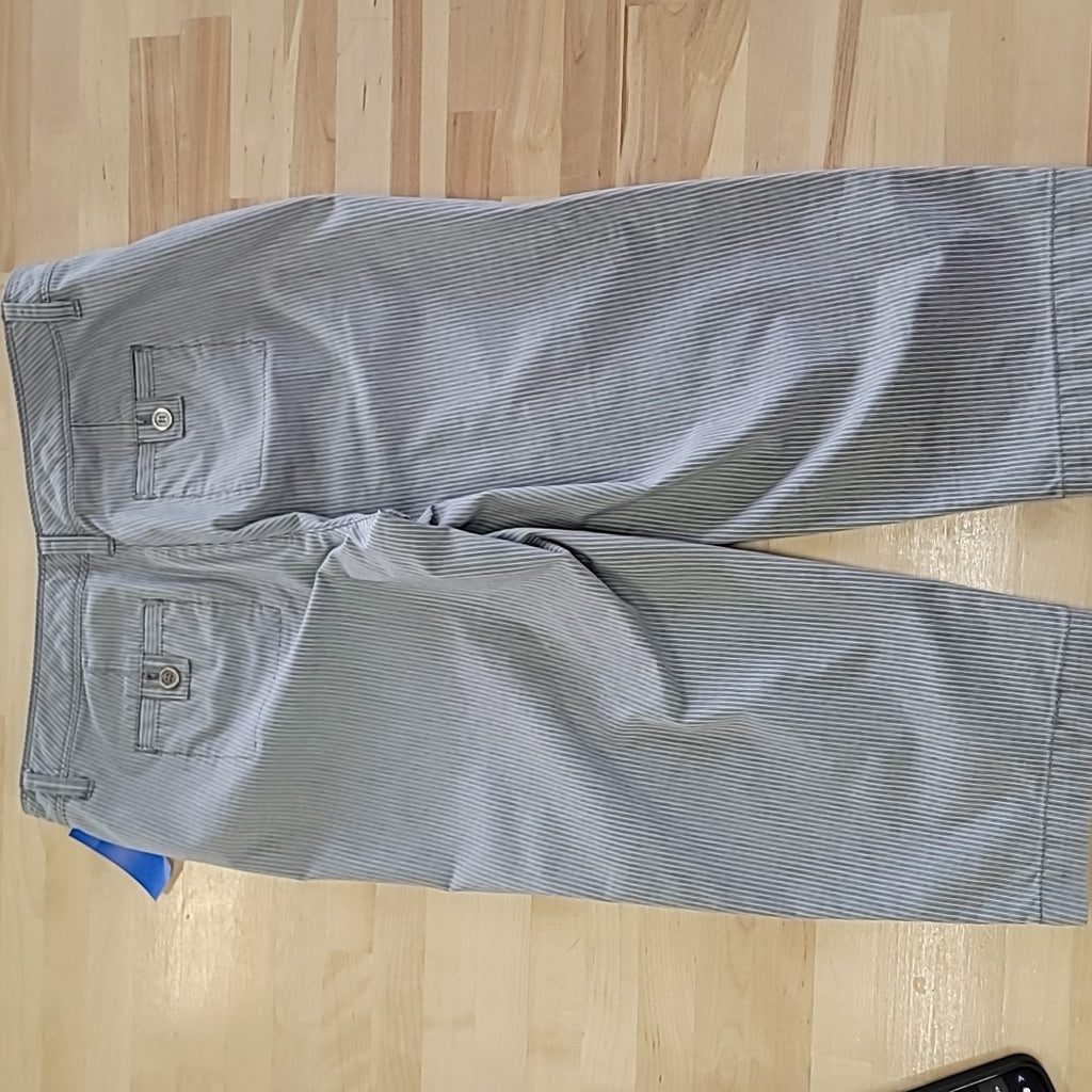 Liz Claiborne Size 10P Gray Capris