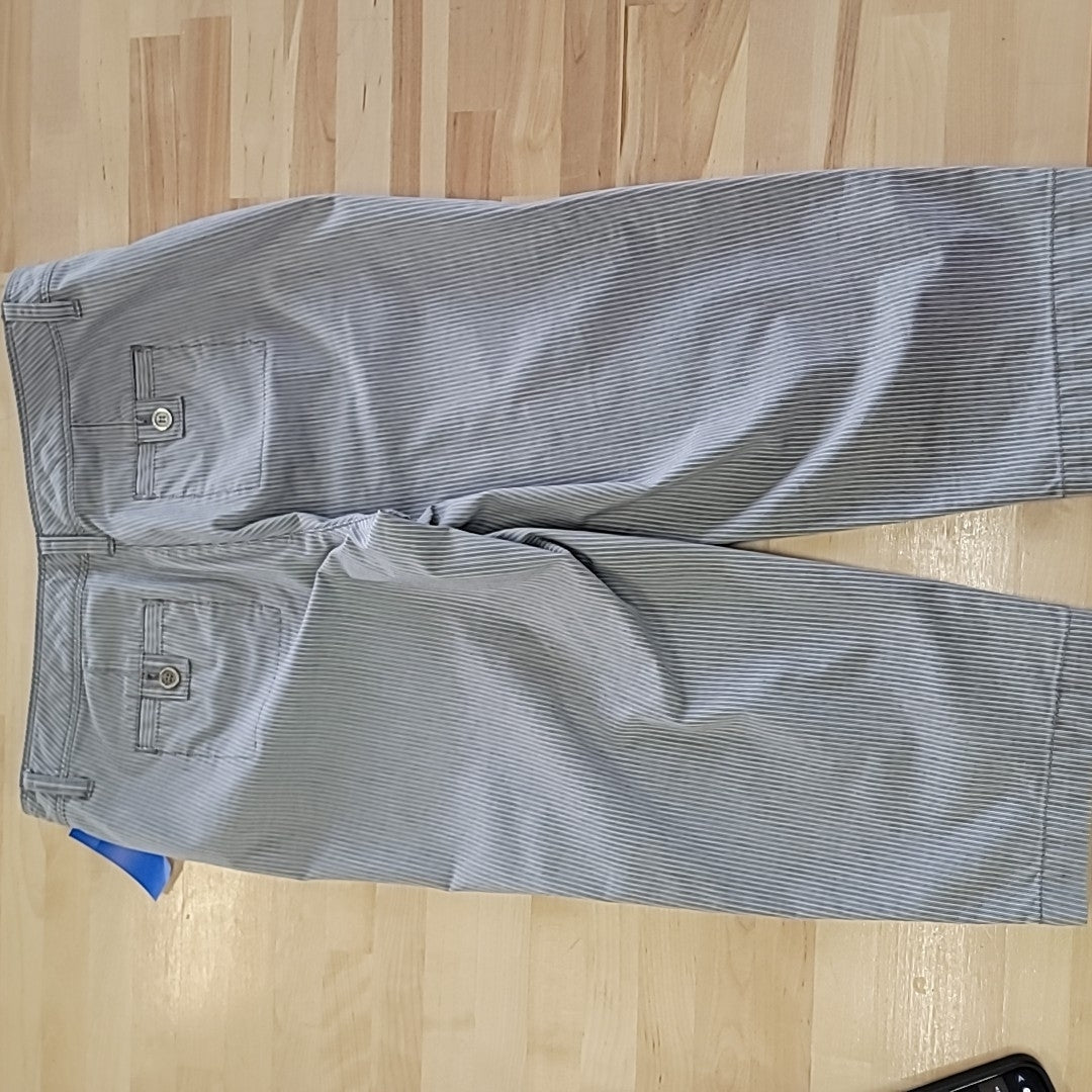 Liz Claiborne Size 10P Gray Capris