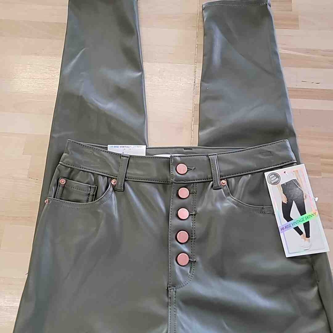 Tinseltown Size 5 Green Faux Leather Hi Rise Vintage Skinny Pants