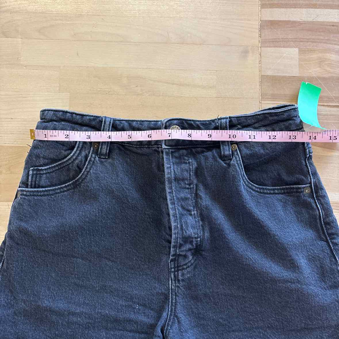 Rolla's Women Size 27 Black Denim Preloved Shorts
