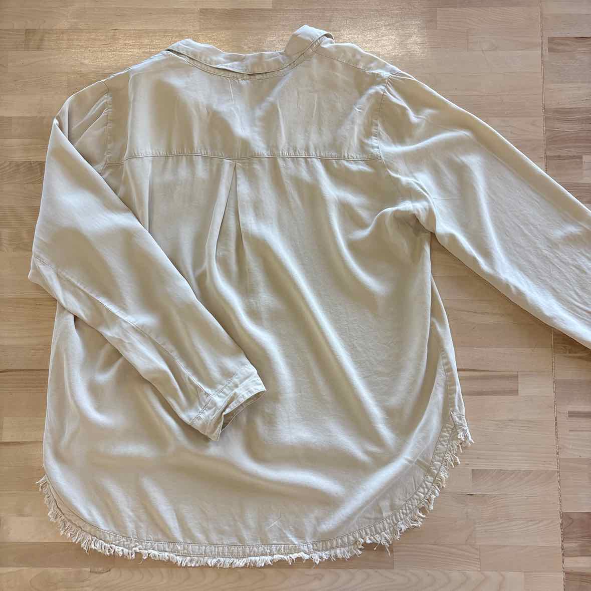Veveret Size 2XL Yellow Button Down Shirt
