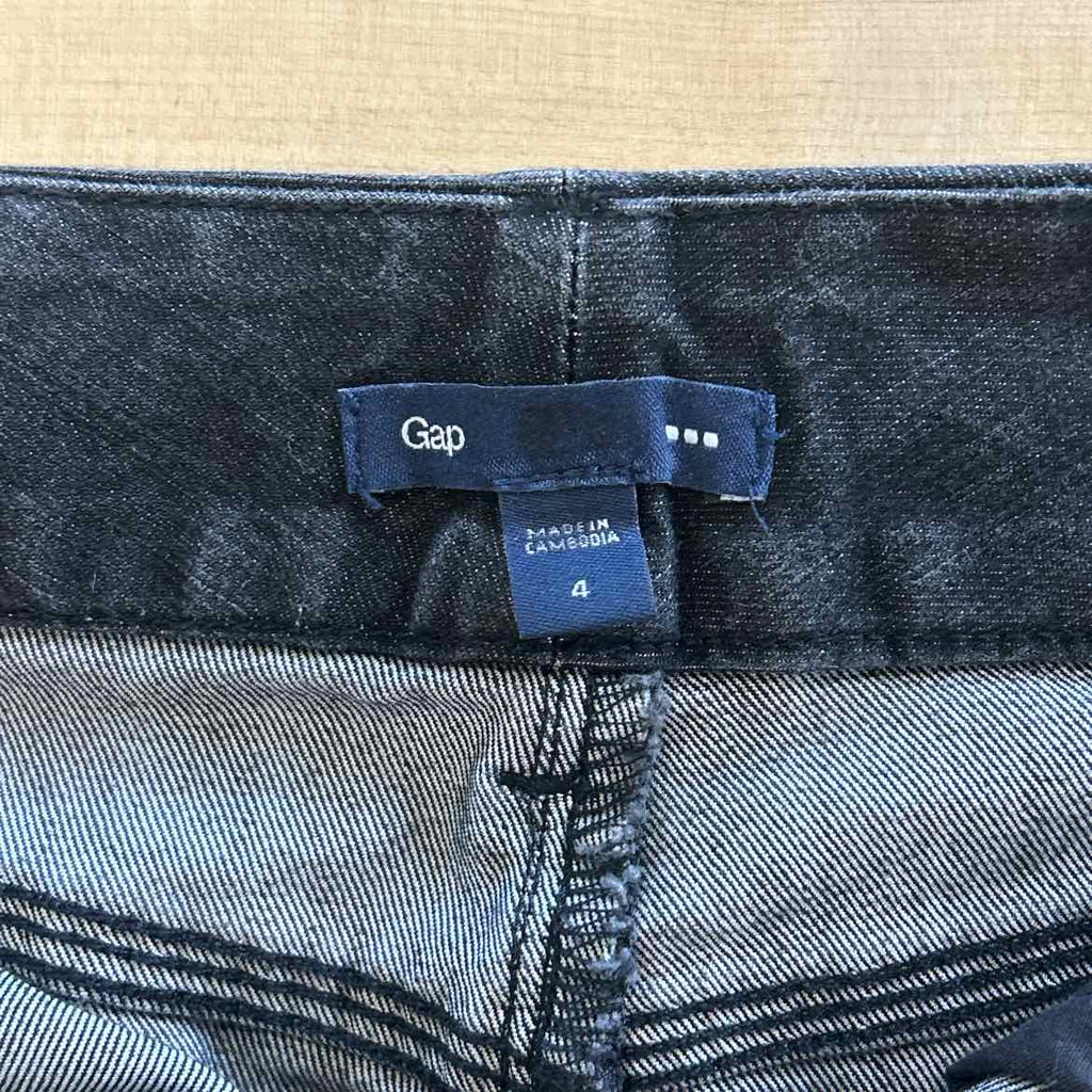 Gap Size 4 Gray Denim Preloved Skirt