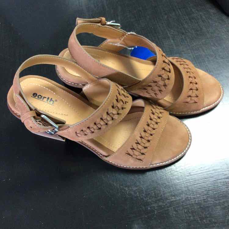 Earth Shoe Size 7 Tan Leather Black Heel  Buckle Strap Sandals