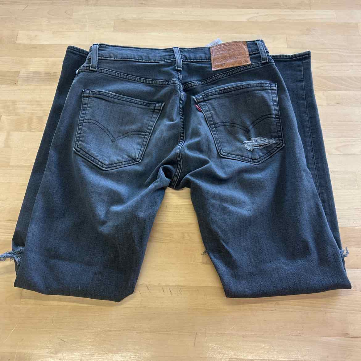 Levi's Size 30x32 Gray MENS Jeans