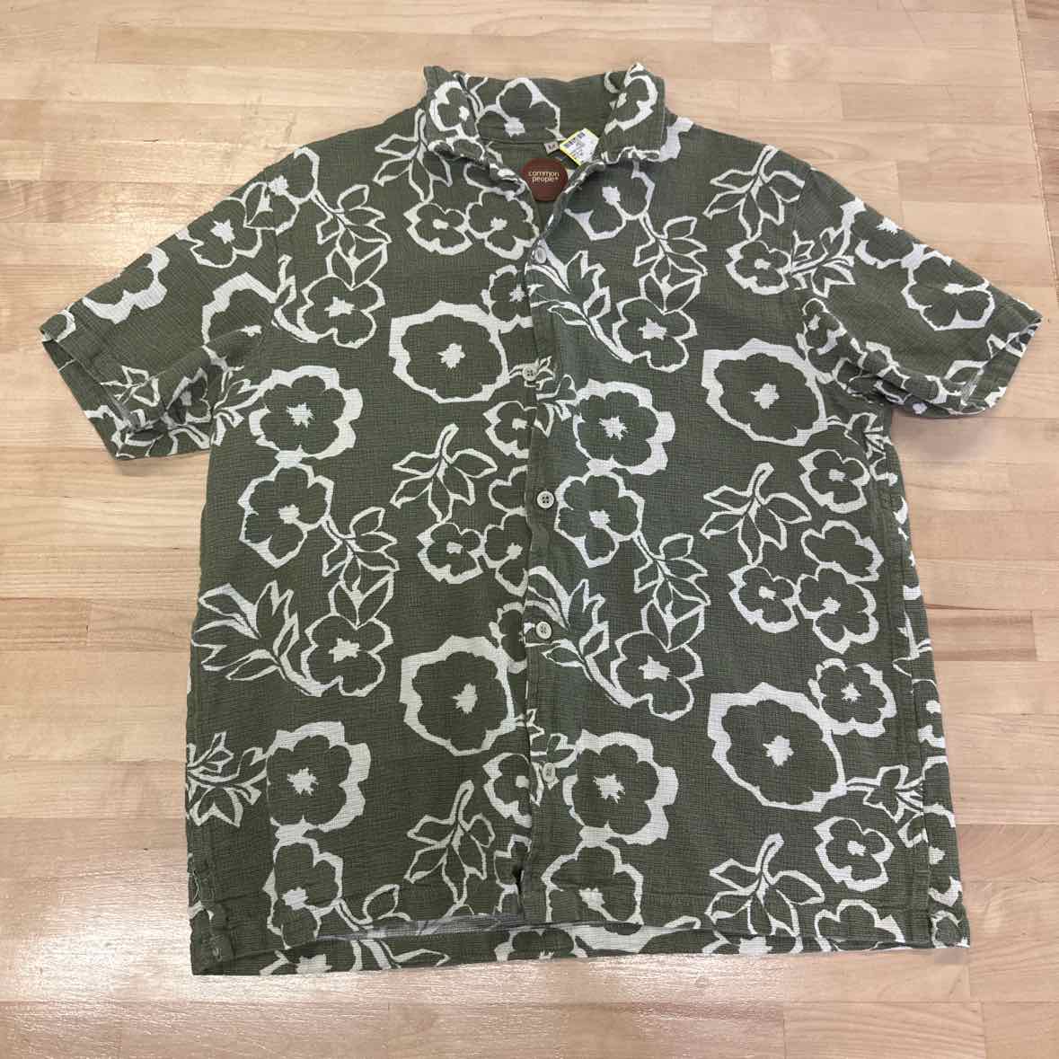 common people Size M White & Green Button Down Shirt