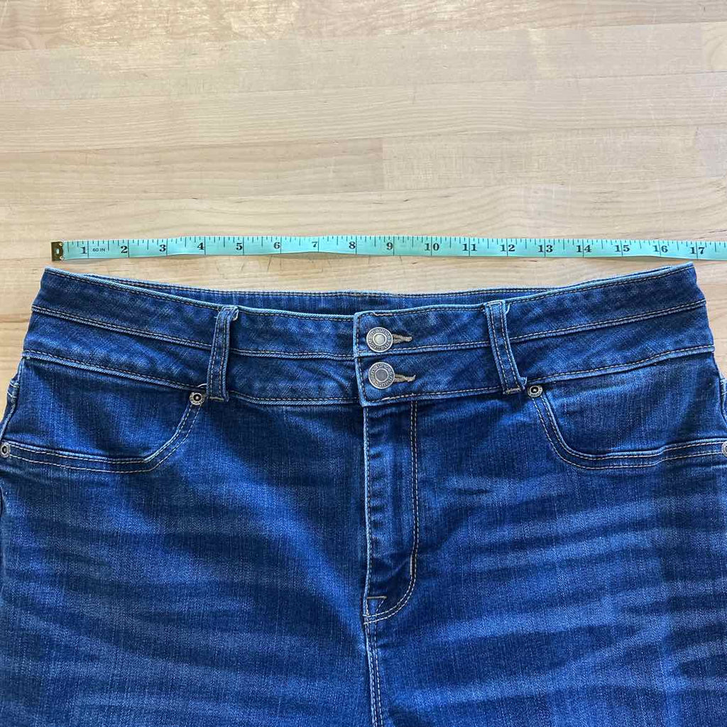 Maurices Size XL Blue Denim Preloved Jeans