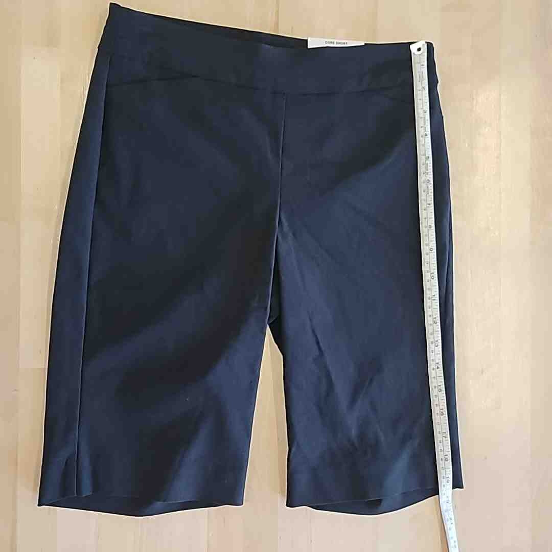 Charter Club Size XS Black Pull-on Bermuda Shorts NWT