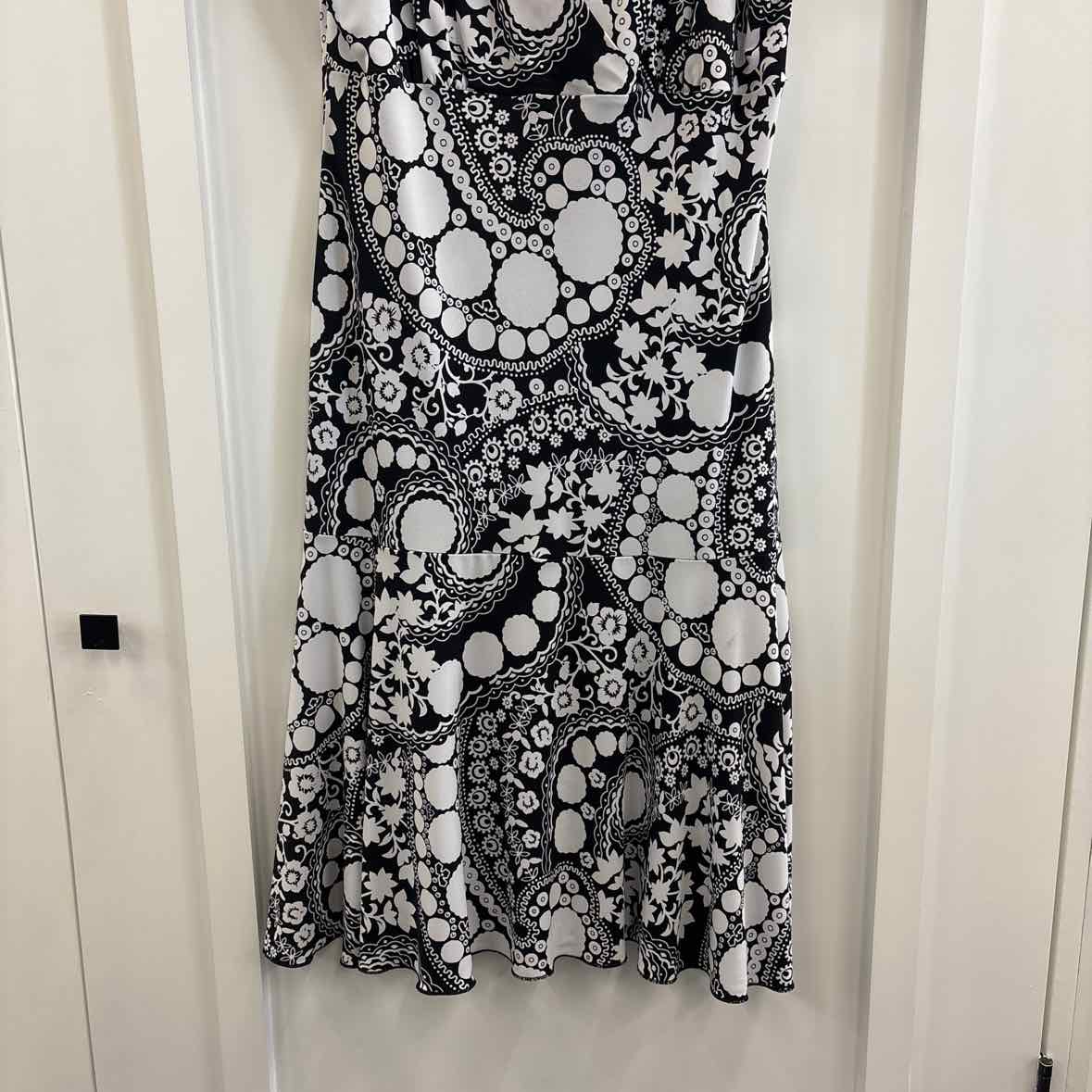 Mesmerize Size S Black White Dress