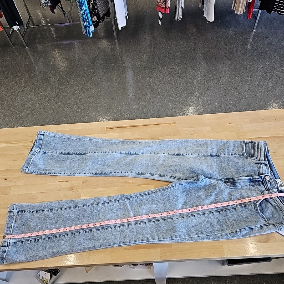 Kensie Size 4 Denim Jeans