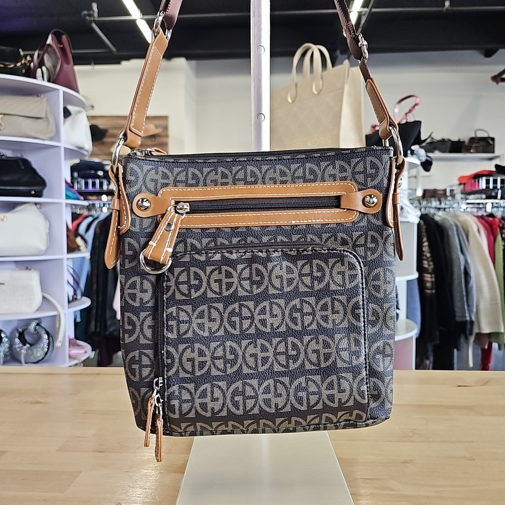 Giani Bernini Block Signature Crossbody