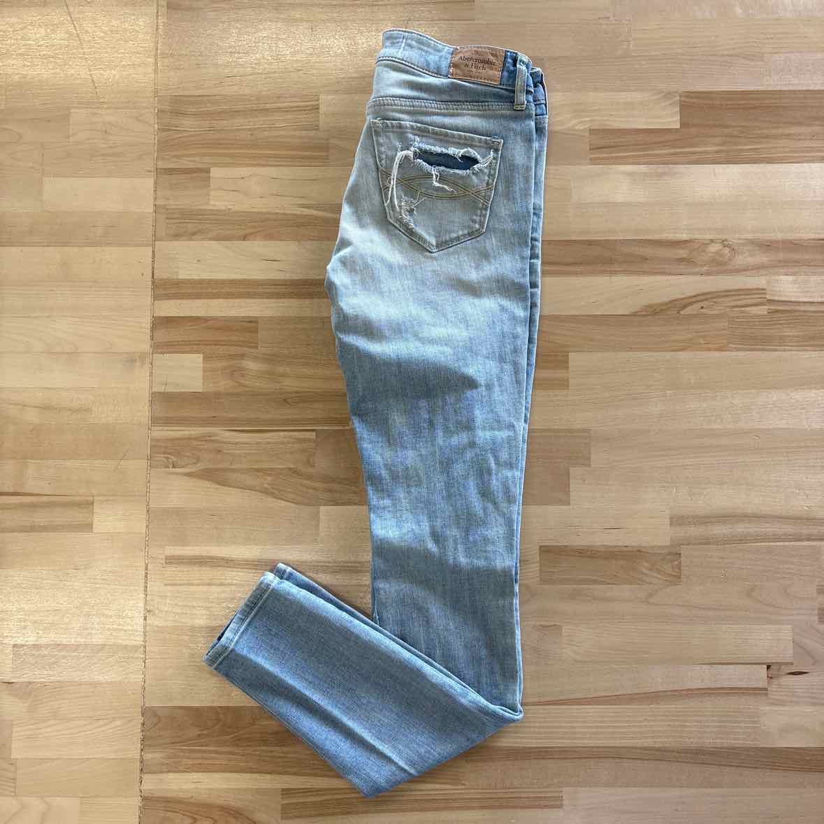Abercrombie & Fitch Size 0 Blue Jeans