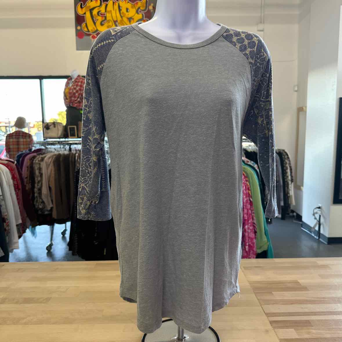 LulaRoe Size M Blue T-shirt