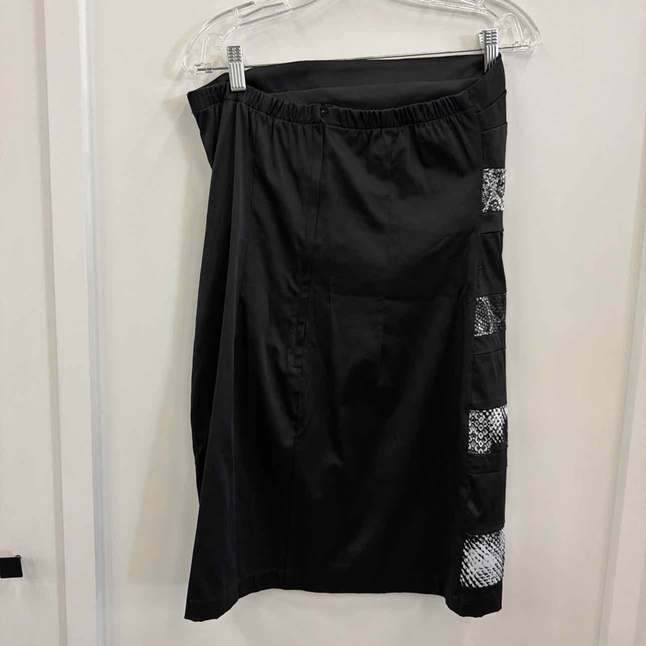 Size 11 Black/White Polyester Cotton Preloved Dress