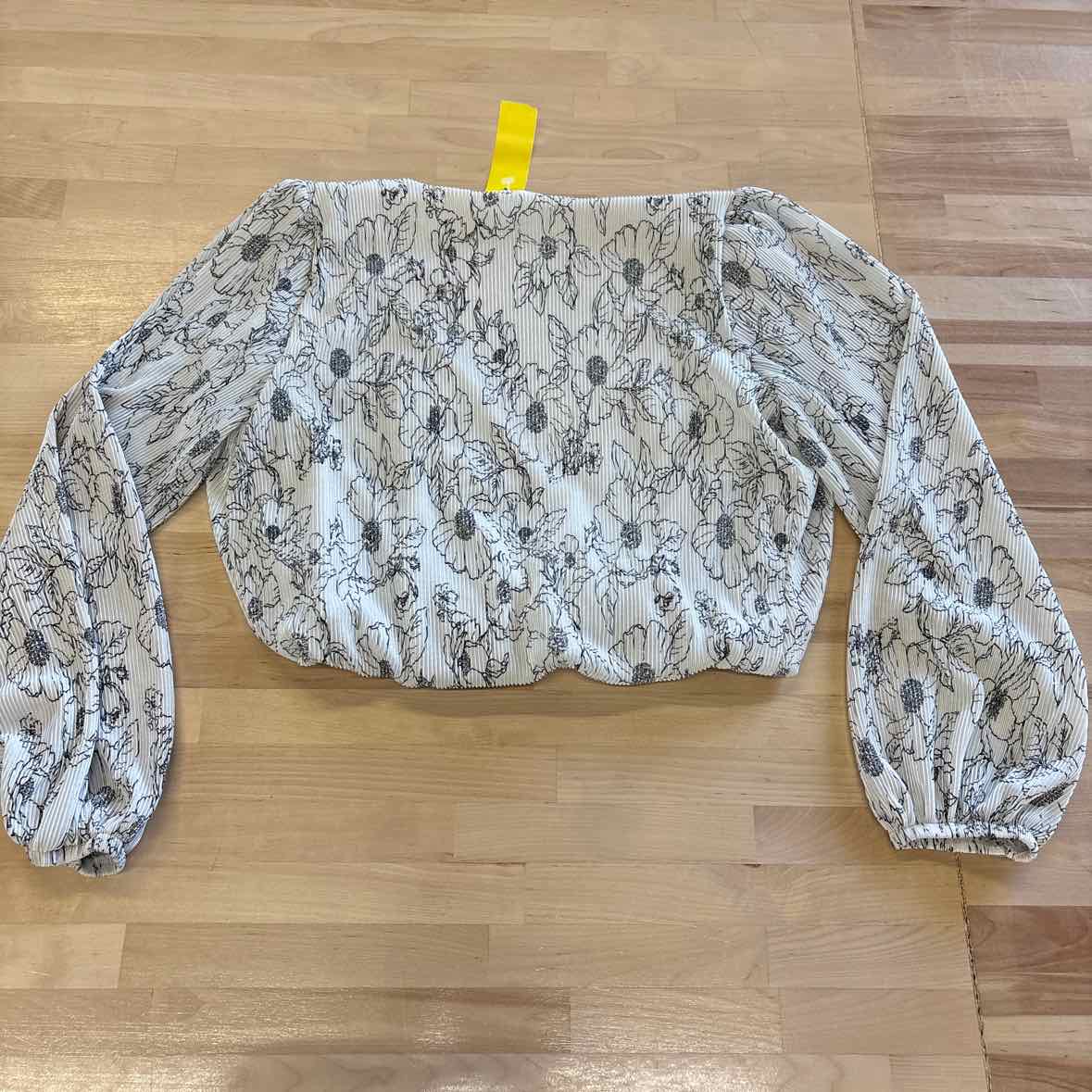 astr Size S White & Black Blouse