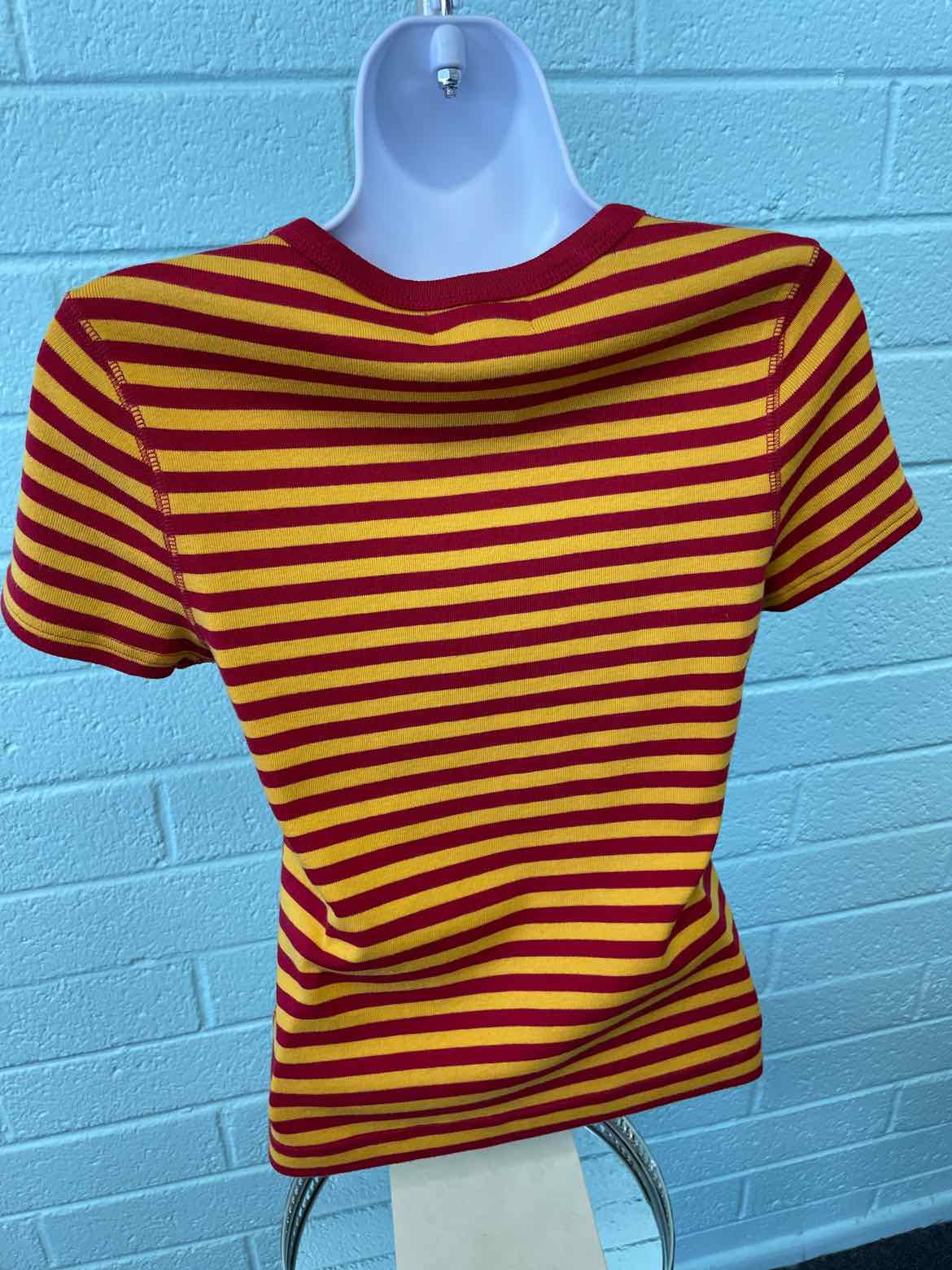 Jones New York Size S Gold & Red T-shirt