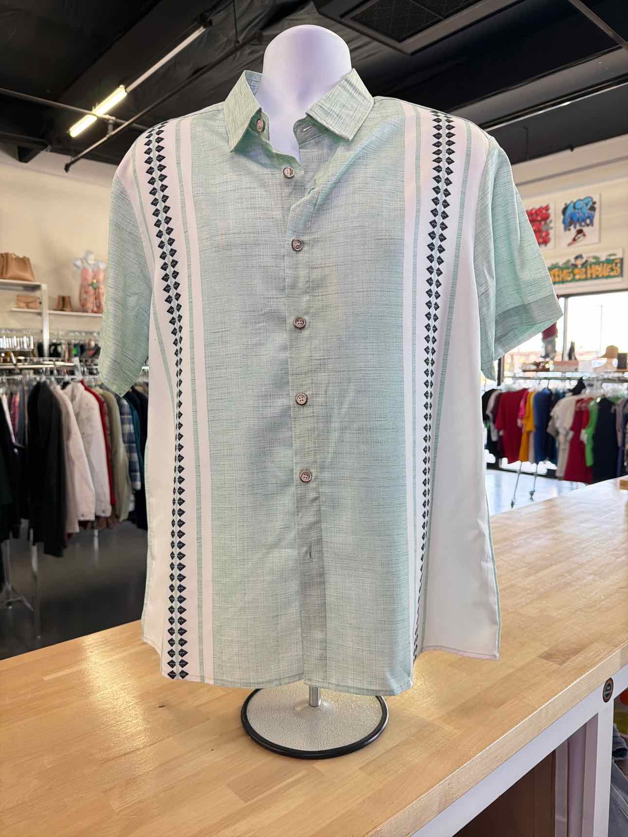 Royaura Size M Green & White New MENS Button Down Shirt