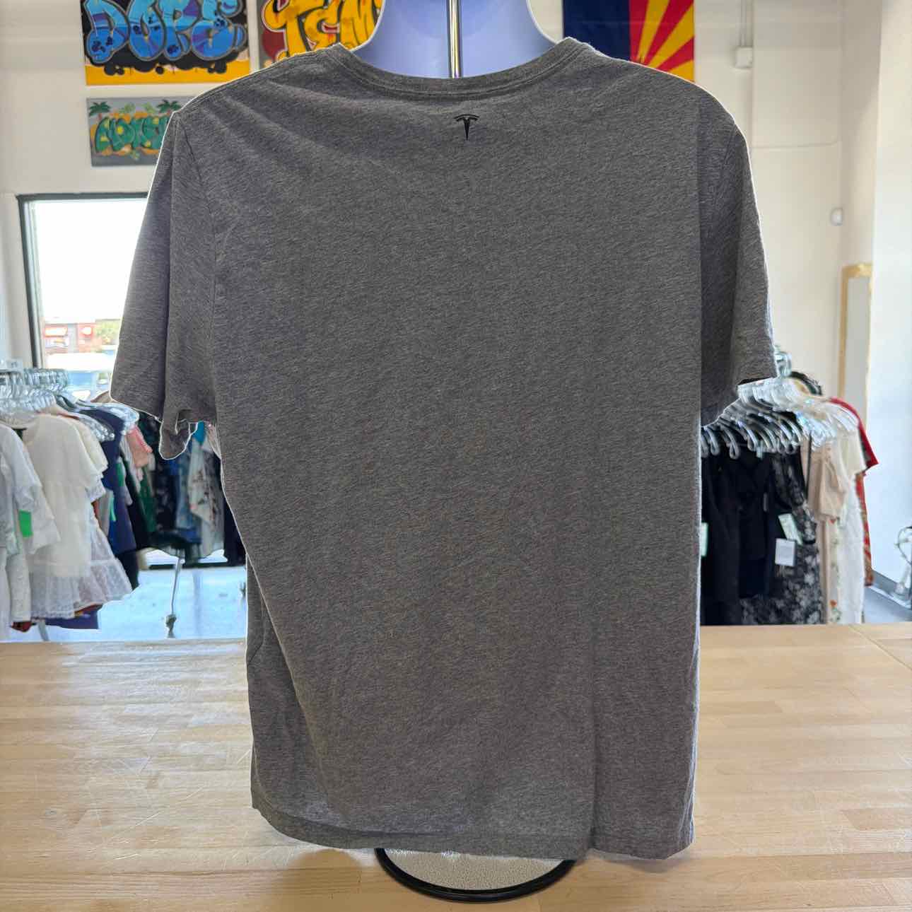 Tesla Size XL Gray Preloved MENS T-shirt