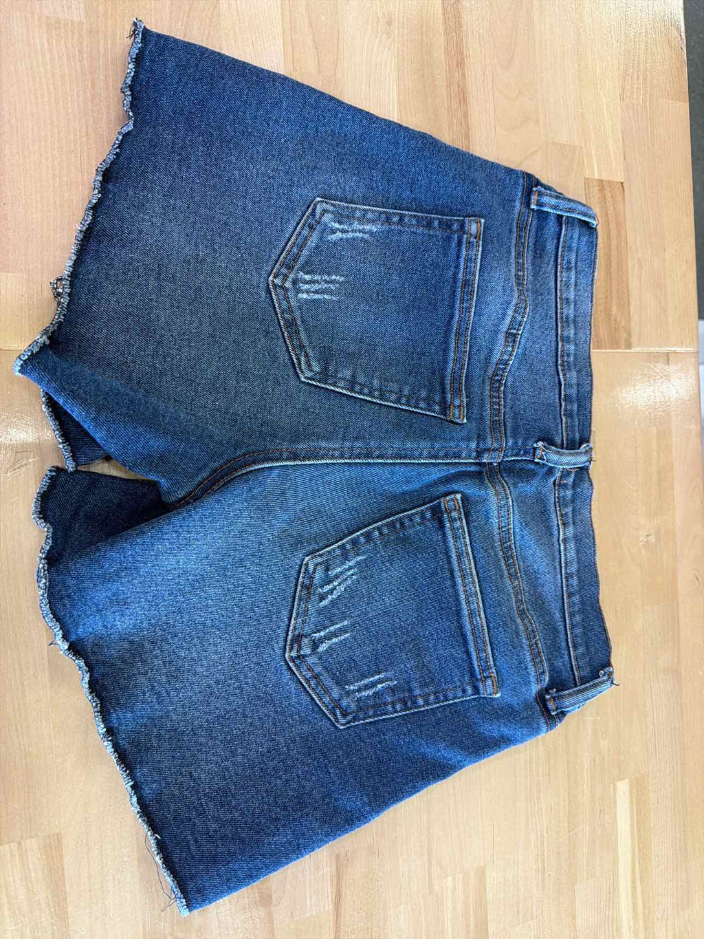 Celebrity pink Women Size 9 Blue Denim Preloved Shorts