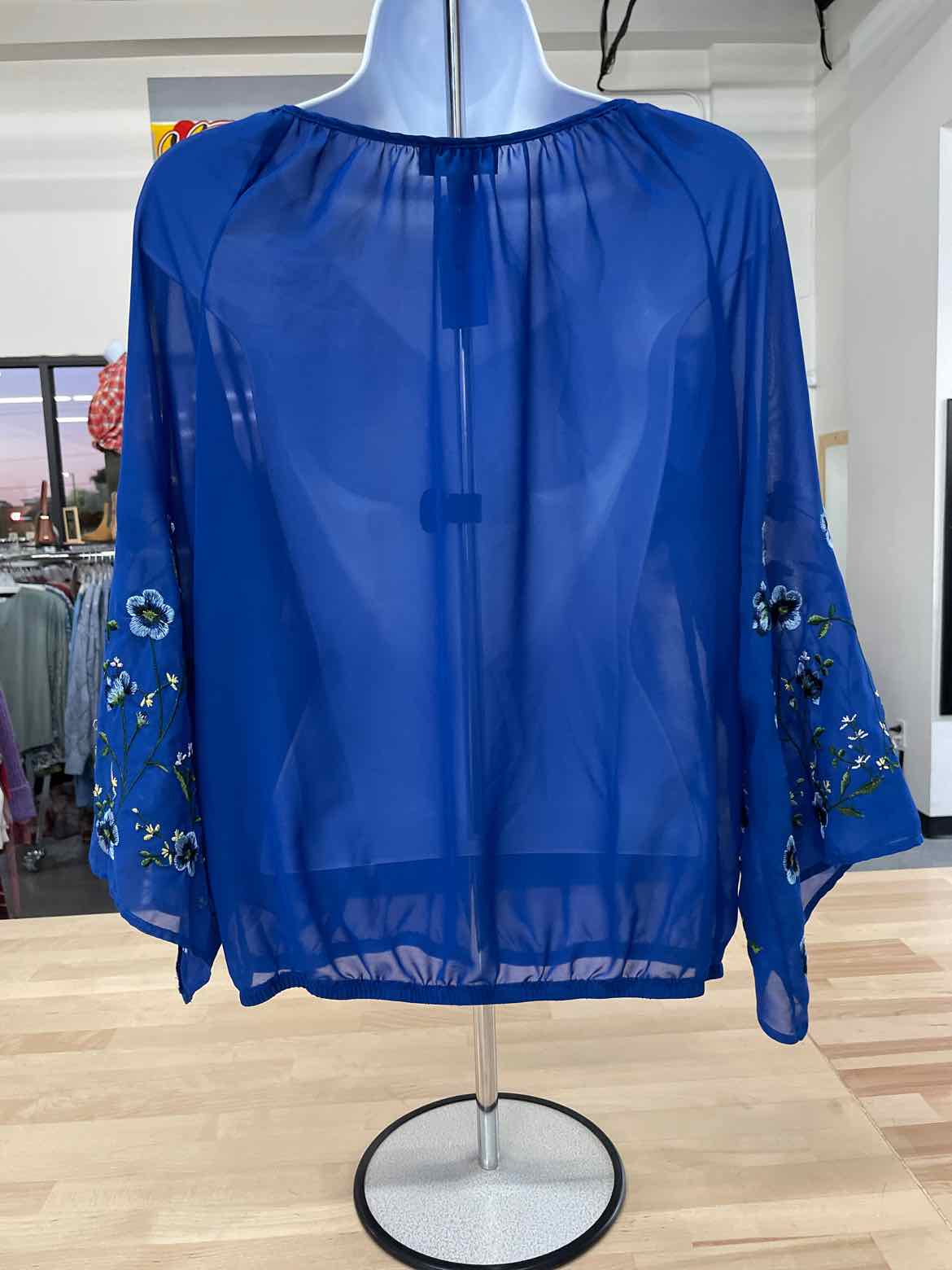 In studio Size PM Blue Blouse