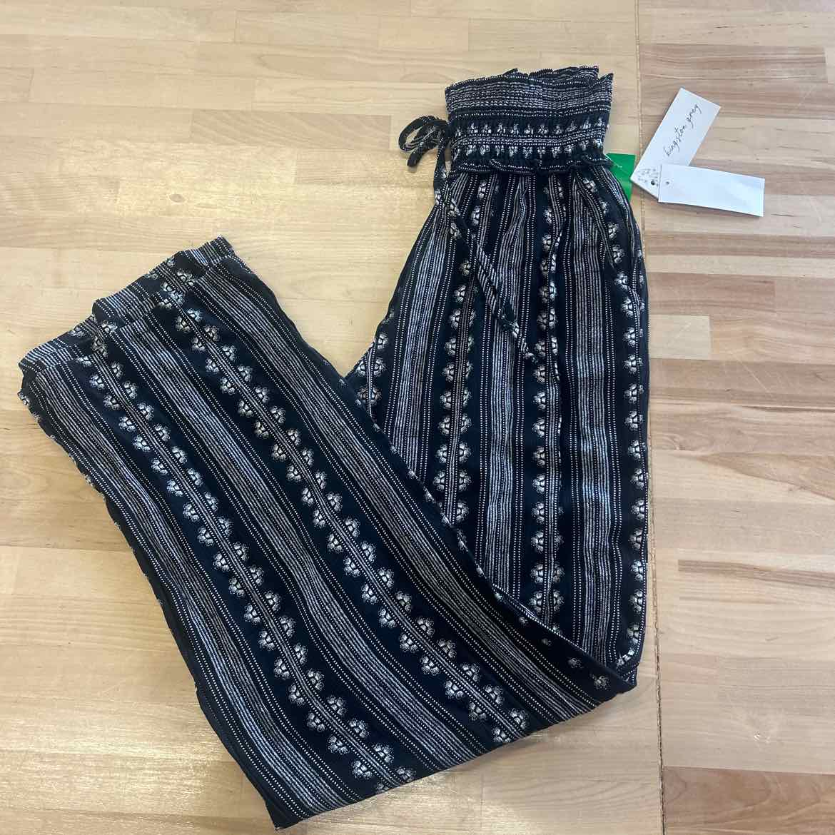 Kingston Grey Juniors' High-Rise Smocked-Waist Pants - Black/ivory