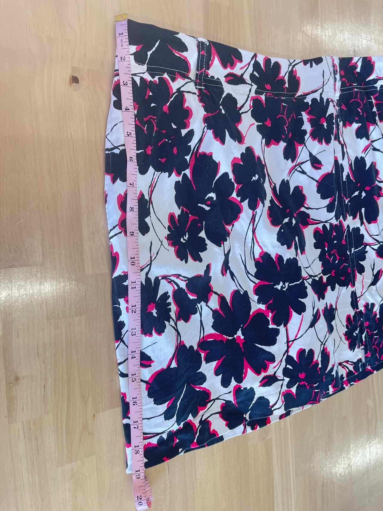 Charter Club Size 12 White Black Pink Preloved Skirt