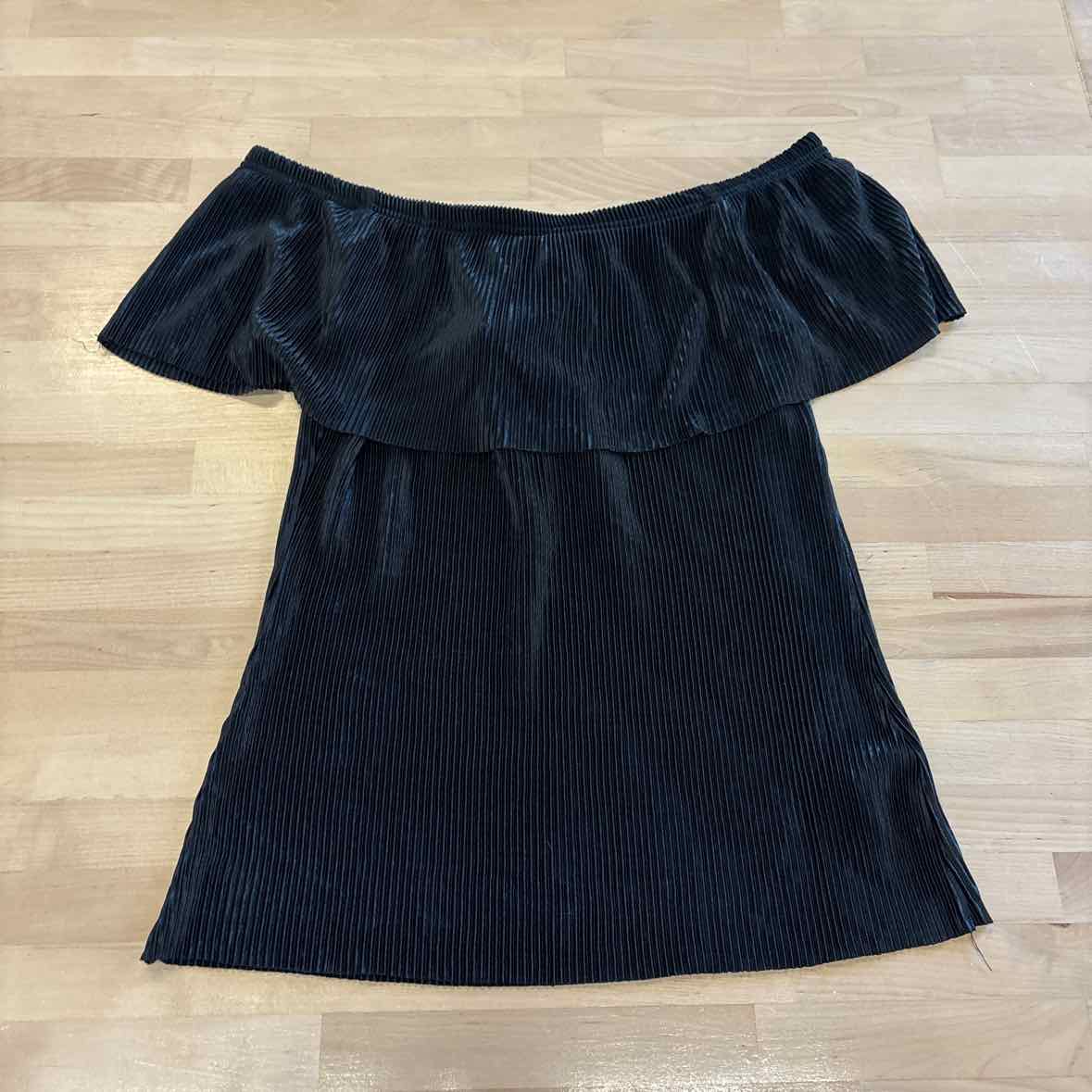 a.n.a Size XS Black Blouse