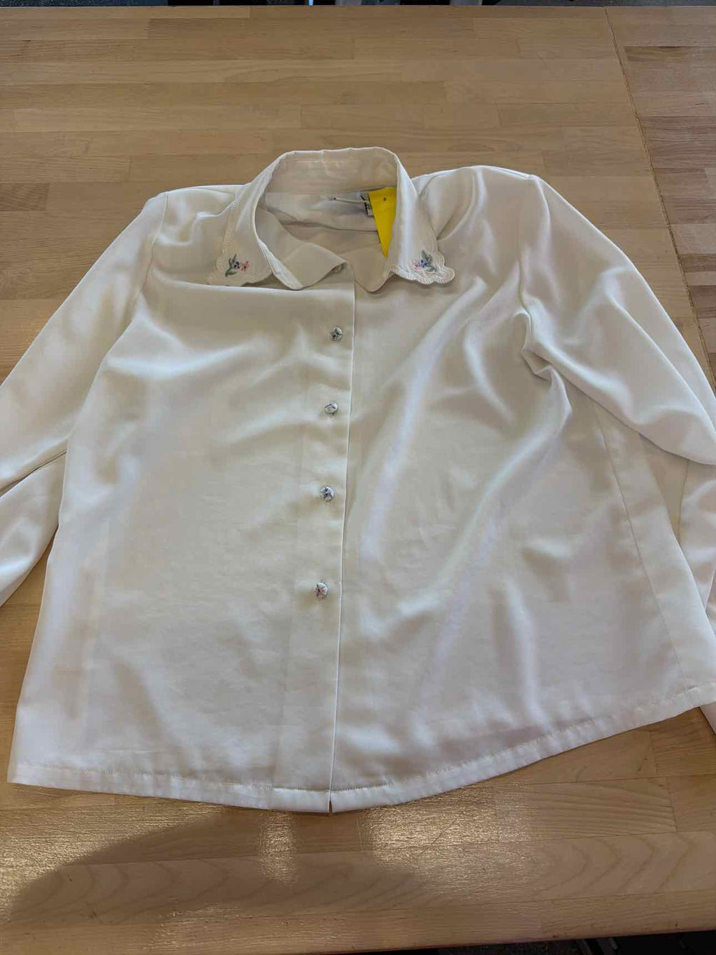 Koret Size 8 White Button Down Shirt