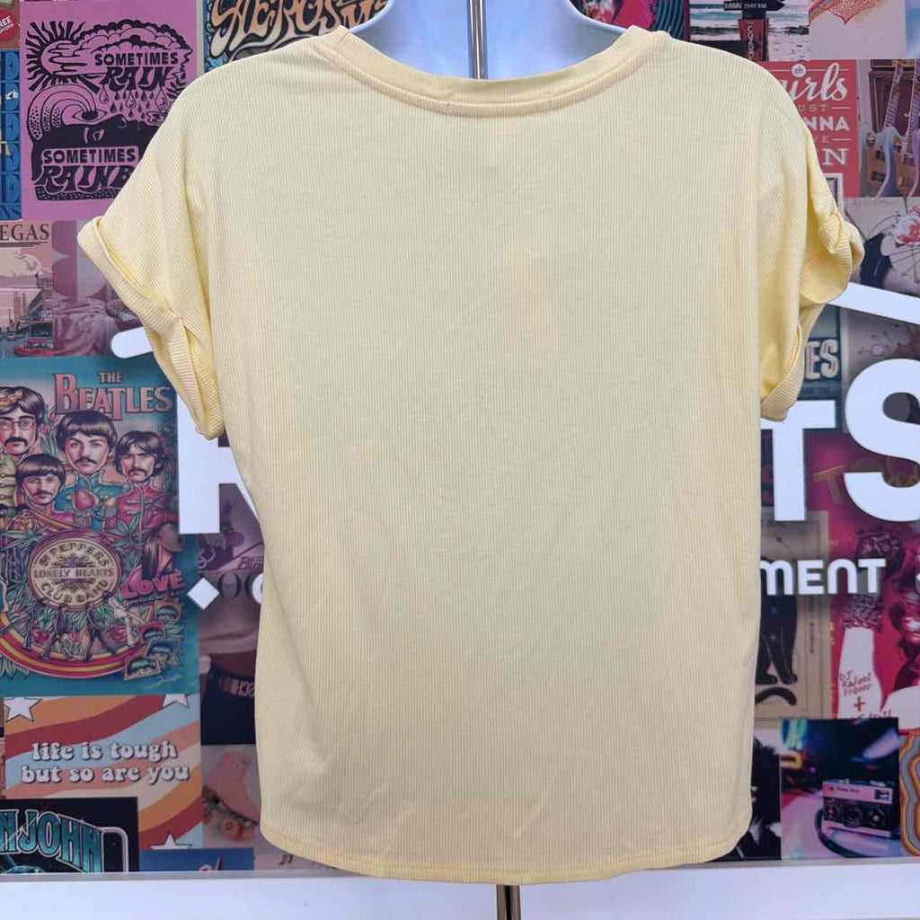 hippie rose Size M Cuffed Short-Sleeve Tee