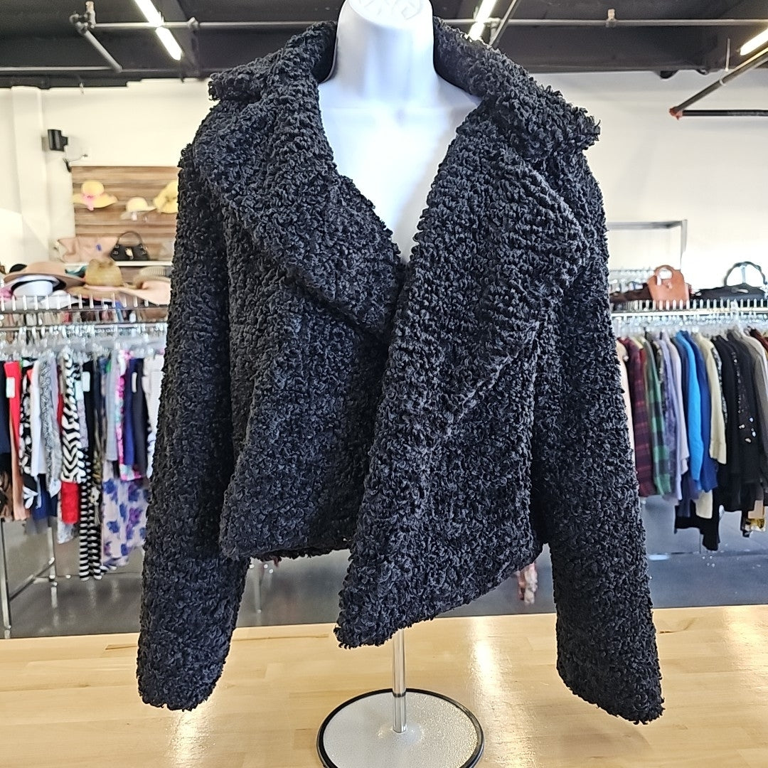 Self E Size M Black Fuzzy Jacket