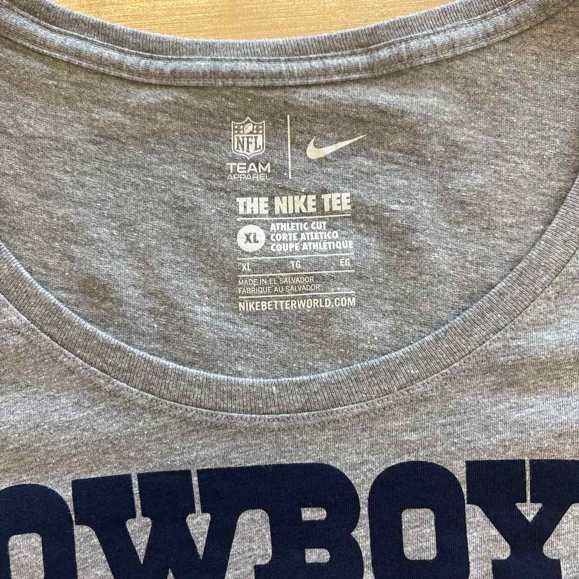 Nike Size XL Gray T-shirt