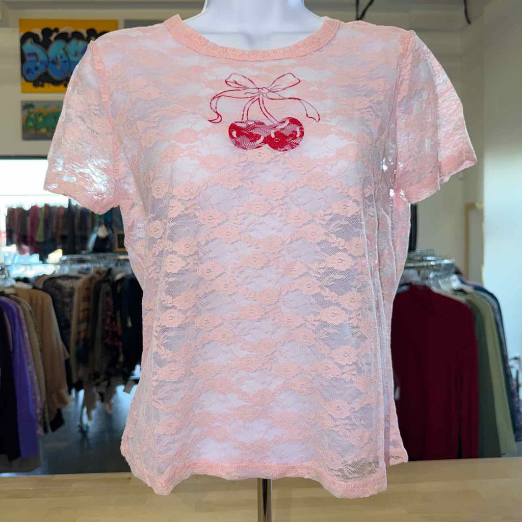 Ultra Flirt Juniors' Graphic Lace Tee - Ballet Slipper