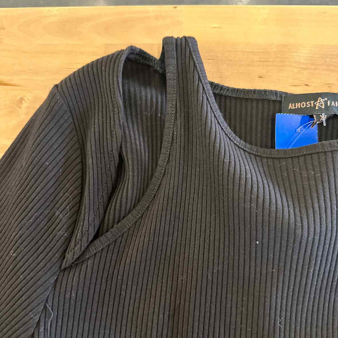 Almost Famous Size XL Black Long Sleeve