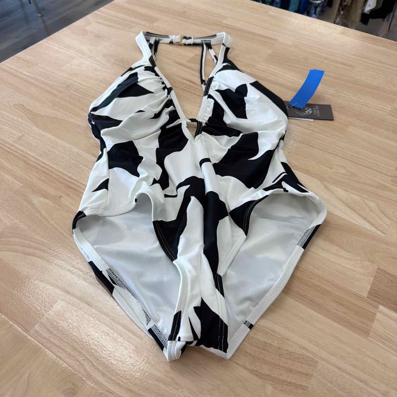 Vince Camuto Women's Printed Plunge-Back Ruched One-Piece Swimsuit - Black/white