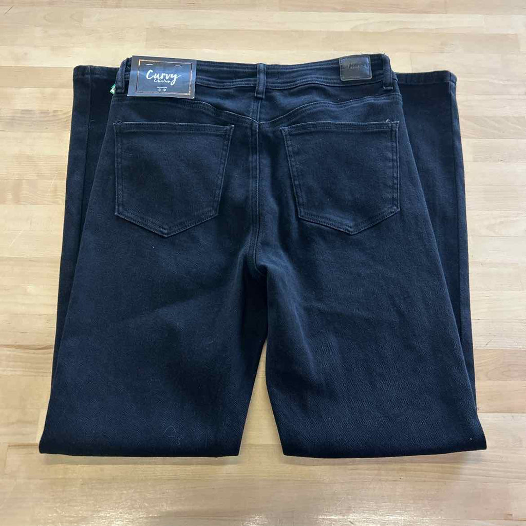 Dollhouse Juniors' High Rise Straight-Leg Jeans - Black
