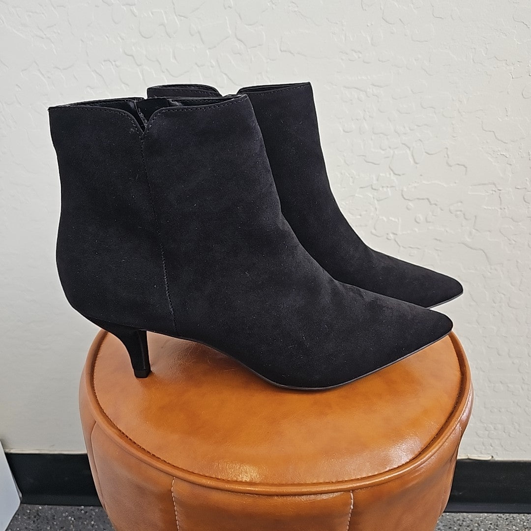 Journee Collection Shoe Size 10 Isobel Kitten Heel Booties