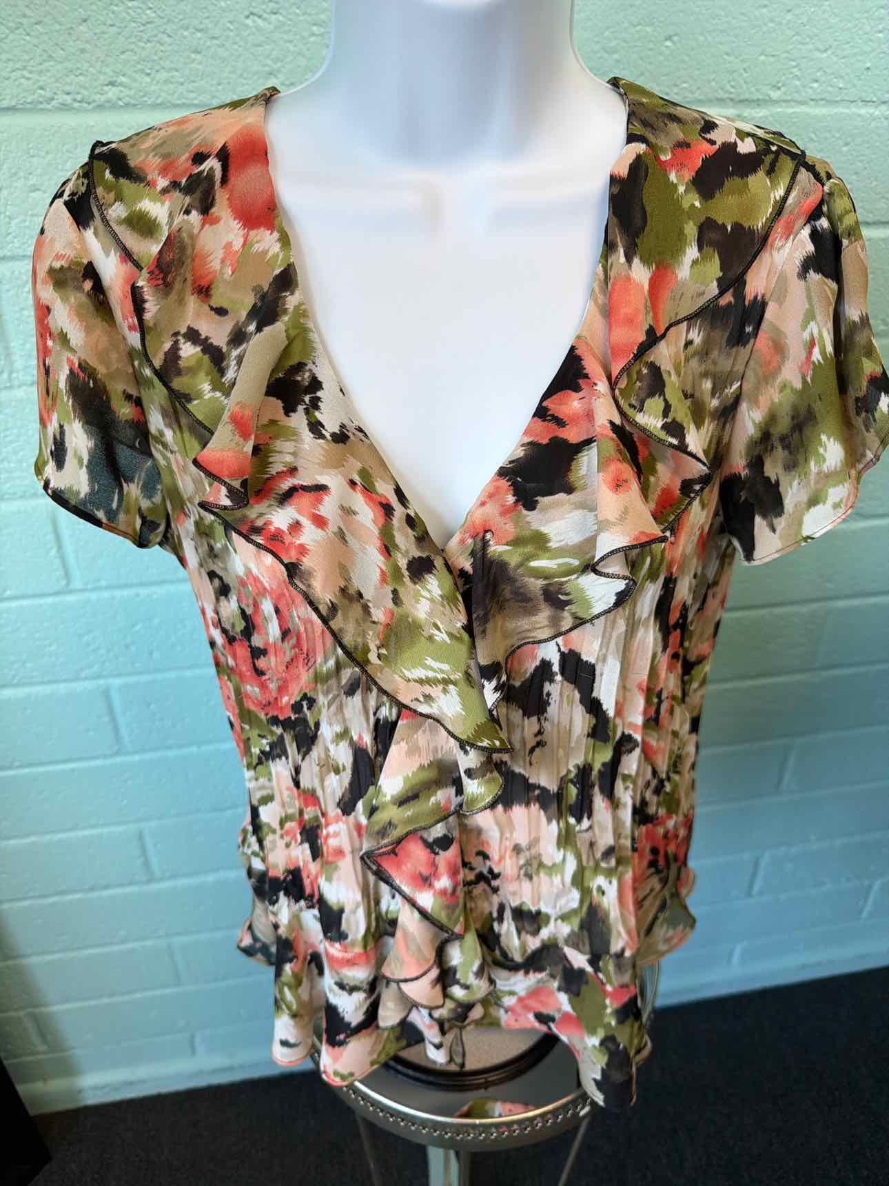 Allison Taylor Size M Peach Print Blouse