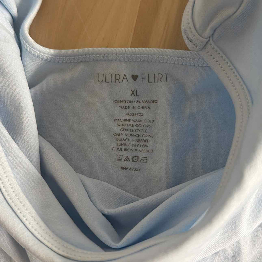 Ultra Flirt Juniors' Open Back Short-Sleeve Seamless Top
