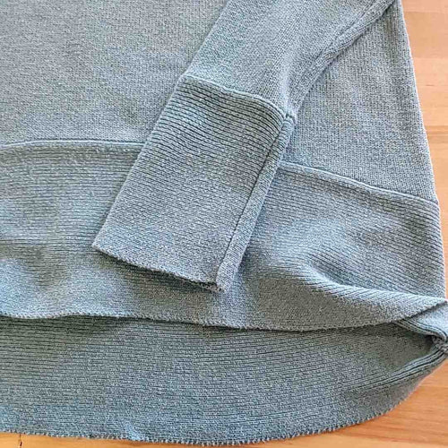 AKINI Size XS Torquoise Sweater