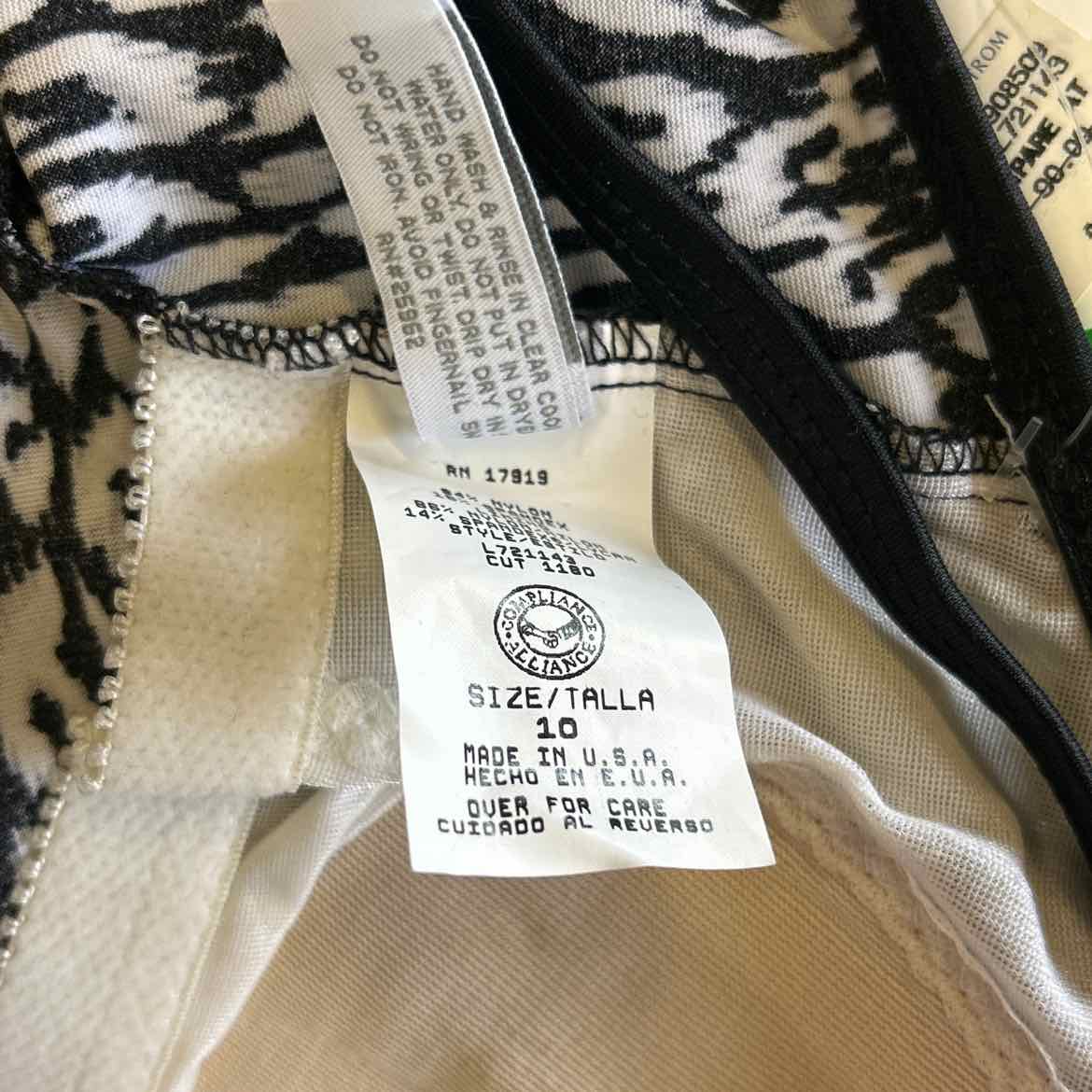 Liz Claiborne Size 10 Black White New Swimsuit