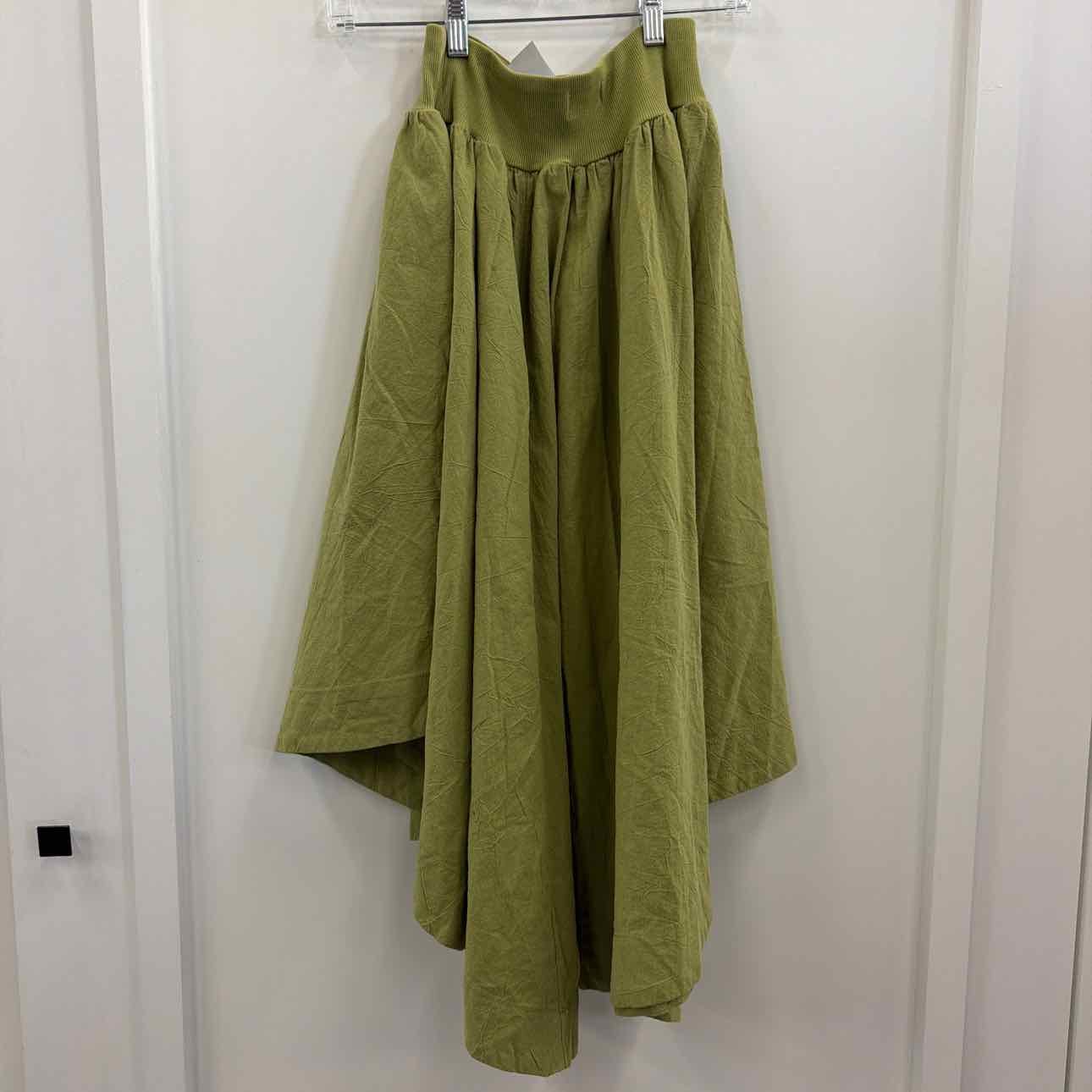 Free - Est Size XS Green New Skirt