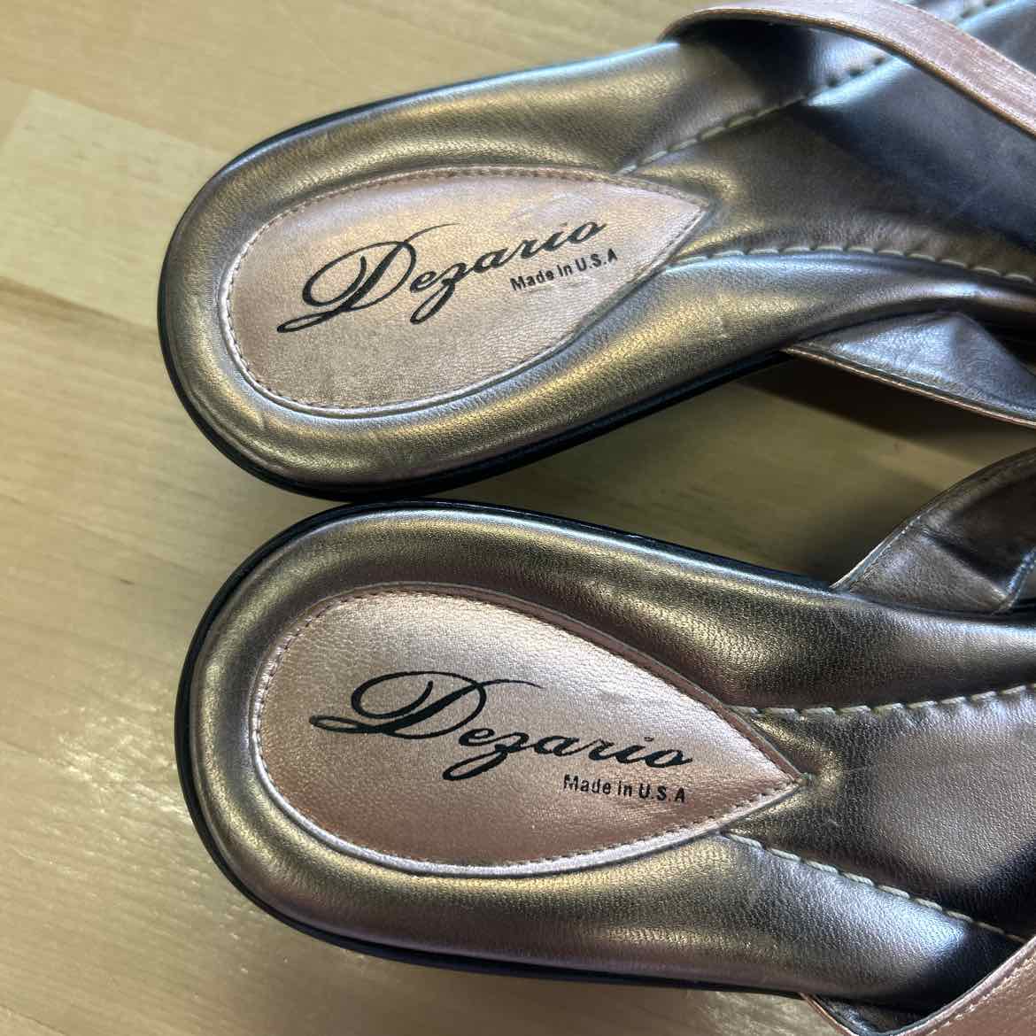 Dezario Size 8 Pink Preloved Sandals