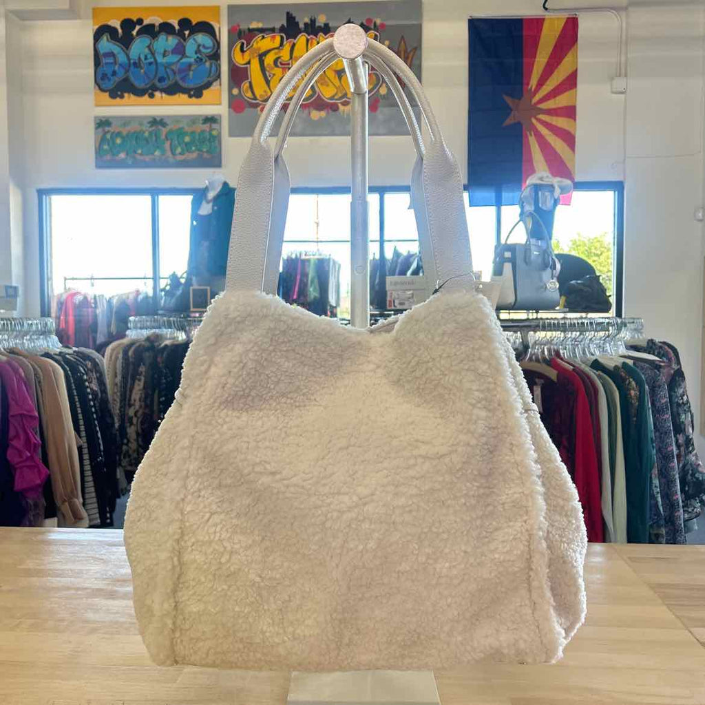 On 34th Jyyll Sherpa Medium Tote