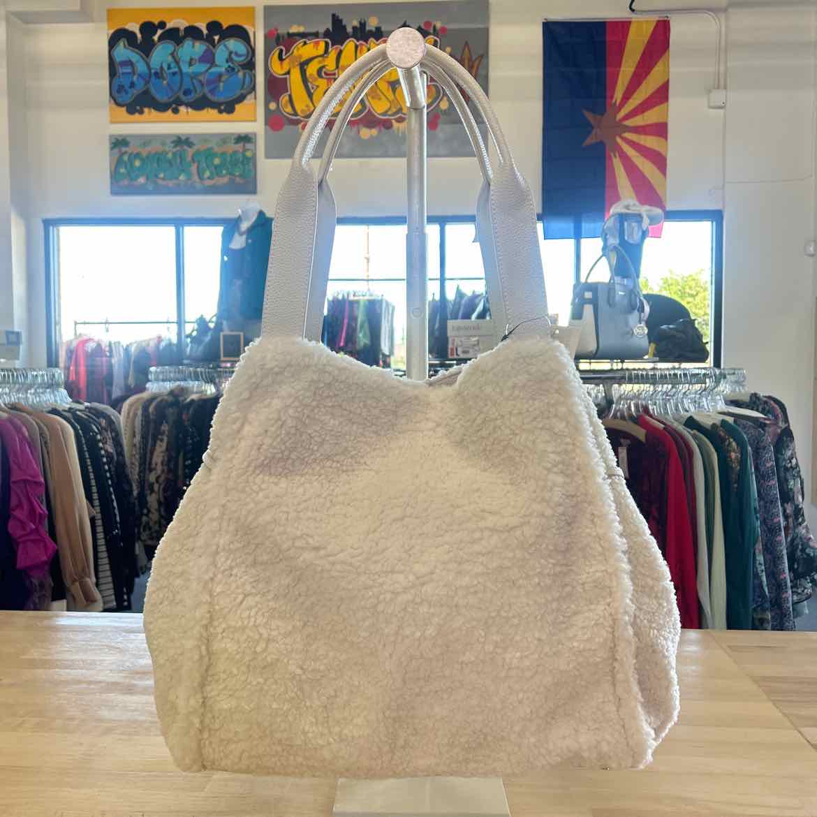 On 34th Jyyll Sherpa Medium Tote
