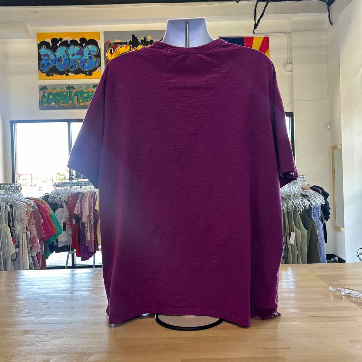 Tommy Bahama Size 2XL Purple Preloved MENS T-shirt