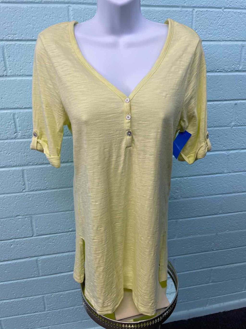 Chico's Size 1 Peach Knit Top