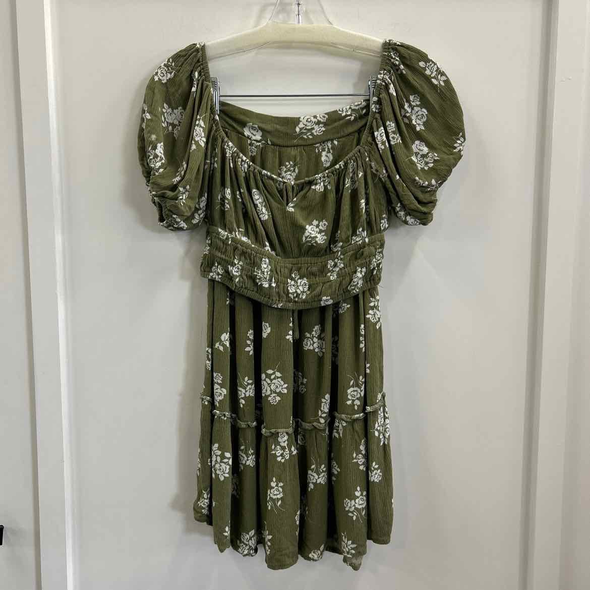 Just Found Size S Green Preloved 2 pc Dress Set